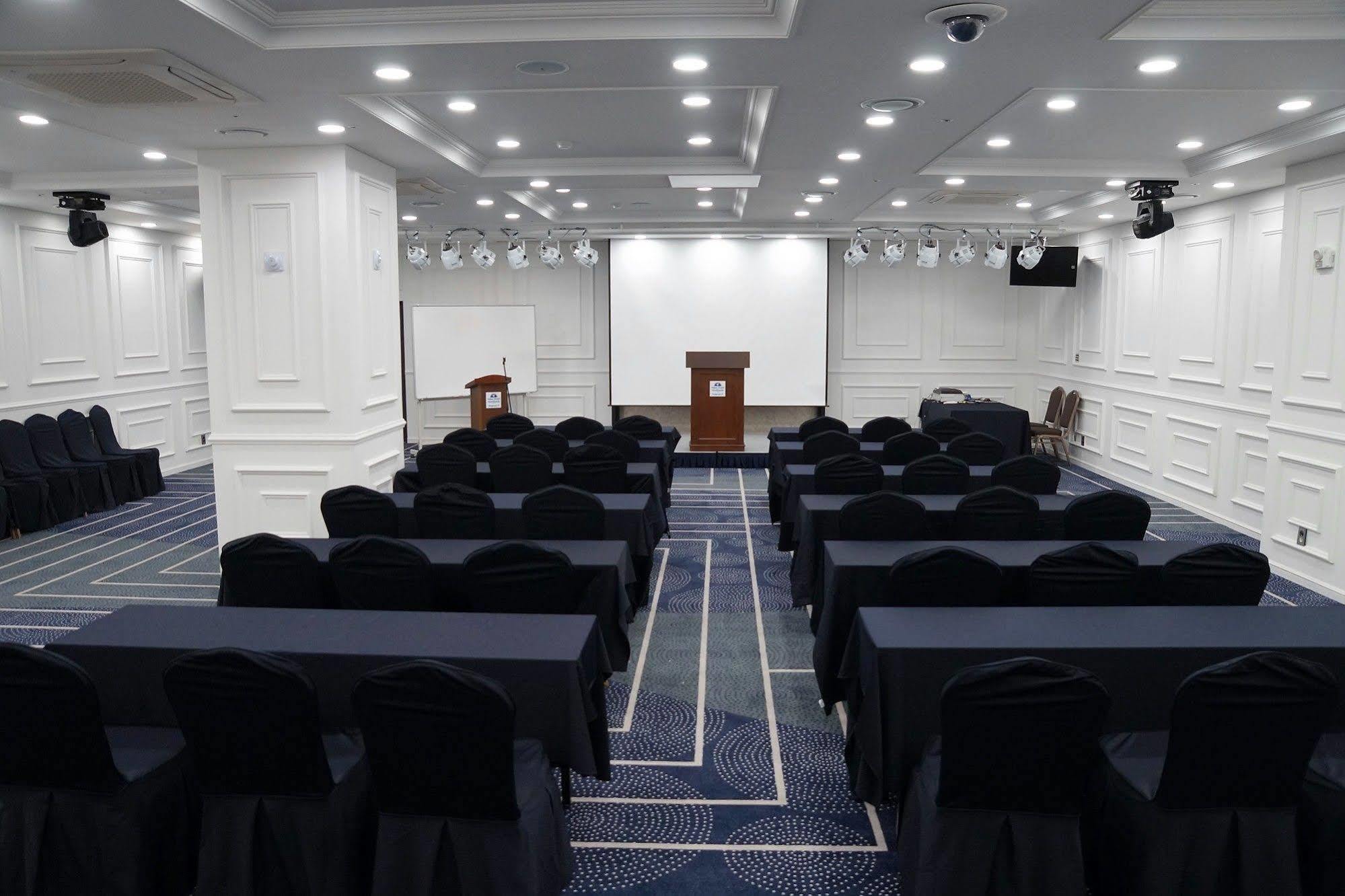 Seogwipo Js Hotel Екстериор снимка